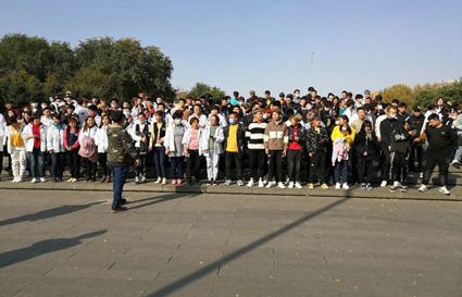 統(tǒng)麗秋季運動會，今天我們的心情像天氣一樣晴朗歡快！