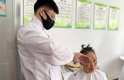 統(tǒng)麗沈陽(yáng)美發(fā)學(xué)校_愛心義剪，溫暖入人心