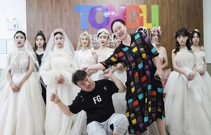 【統(tǒng)麗學(xué)校千人大會(huì)】你絕對(duì)想不到，當(dāng)對(duì)的婚紗遇上對(duì)的妝容會(huì)有多驚艷？