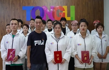 【統(tǒng)麗學(xué)校燙發(fā)考核】技能是一束光，照亮夢(mèng)想的遠(yuǎn)方~