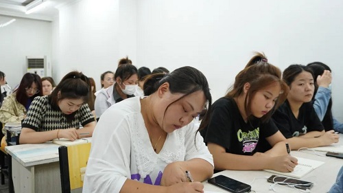 沈陽(yáng)美甲學(xué)校