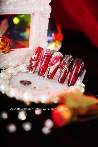 瑰焰紅寶石美甲