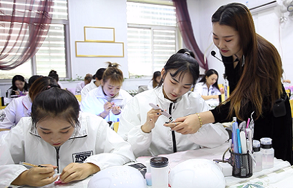 學(xué)美甲怎么樣 什么年齡適合學(xué)美甲？沈陽(yáng)美甲學(xué)校 