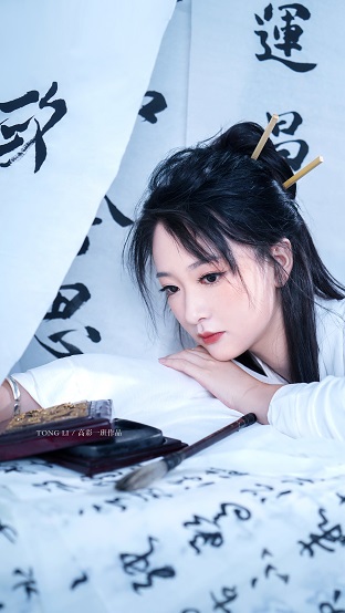 新中式國(guó)風(fēng)妝造