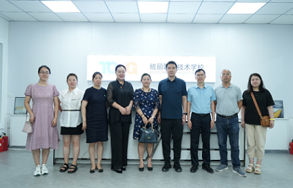 "深耕美業(yè)教育發(fā)展，打造美業(yè)勞務(wù)品牌"市勞務(wù)品牌專家團(tuán)走進(jìn)“統(tǒng)麗學(xué)?！边M(jìn)行指導(dǎo)交流！