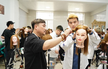 零基礎(chǔ)學(xué)美發(fā)多久能出師？多少錢？沈陽(yáng)美發(fā)培訓(xùn)學(xué)校