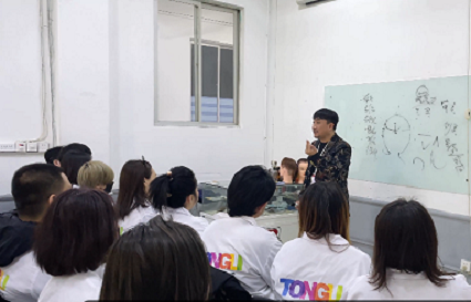 統(tǒng)麗美發(fā)學(xué)校招生中-報名時間/費(fèi)用-精選培訓(xùn)課程