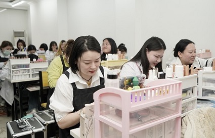 美甲學(xué)前班知識(shí)小分享 沈陽(yáng)美甲學(xué)校