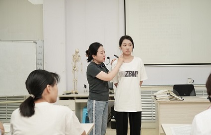 想學(xué)美容了去哪里學(xué)美容好 給大家推薦這家寶藏美容培訓(xùn)學(xué)校