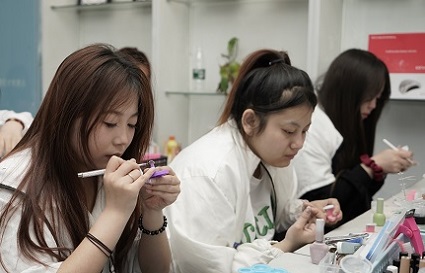 沈陽美甲美睫學(xué)校招生信息 統(tǒng)麗正規(guī)美甲學(xué)校
