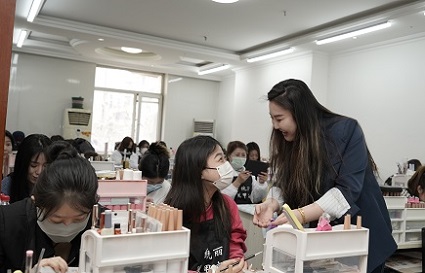 學(xué)美甲難不難 聽聽老師怎么說 沈陽美甲學(xué)校