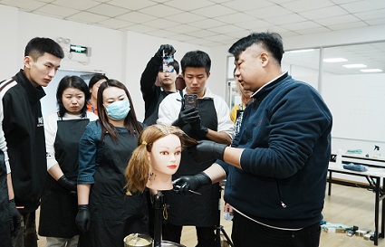 沈陽美發(fā)培訓(xùn)班學(xué)費(fèi)多少 你知道嗎