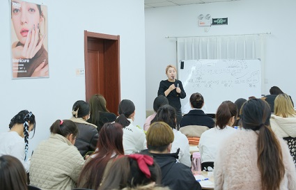 統(tǒng)麗學(xué)校美睫會(huì)課堂分享：技藝傳承與實(shí)操之美