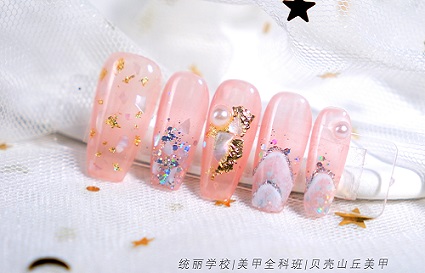 美甲店除了技術(shù)優(yōu)秀還需要哪些職業(yè)技能 沈陽(yáng)美甲學(xué)校