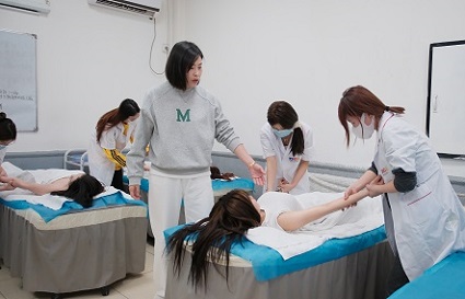 學(xué)美容一般多大年紀(jì)？沈陽美容學(xué)校