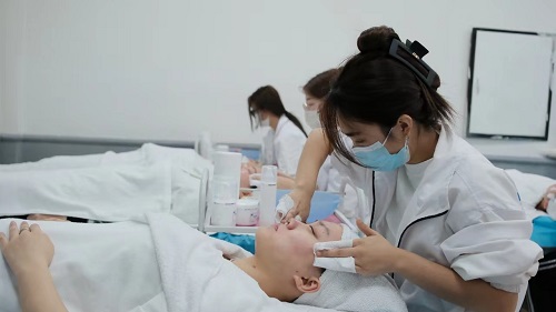 沈陽美容學(xué)校