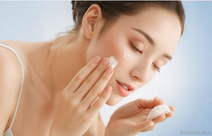 沈陽美容學(xué)校： 三伏天如何正確護(hù)膚？
