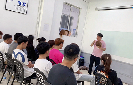 男孩學(xué)美發(fā)有前途嗎 沈陽(yáng)美發(fā)培訓(xùn)班