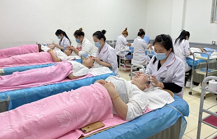 美容師培訓(xùn)專業(yè)學(xué)校 學(xué)哪些內(nèi)容