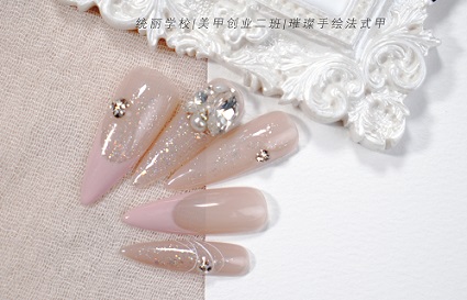沈陽(yáng)美甲學(xué)校 美甲師遇見(jiàn)空甲怎么辦