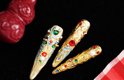 穿戴甲之 “坑”：為何總在翻車邊緣徘徊？