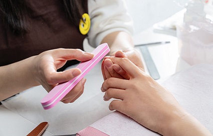 沈陽美甲培訓(xùn)學(xué)校：空甲多久能好？怎么護(hù)理更好？