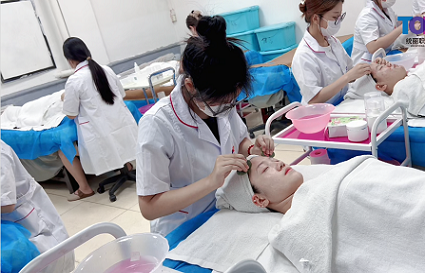 沈陽美容學校的收費標準！