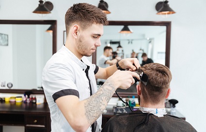 沈陽美發(fā)學校的收費情況！