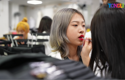 沈陽(yáng)化妝培訓(xùn)班：學(xué)化妝要精準(zhǔn)定位自己的需求