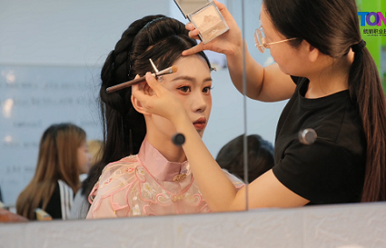 沈陽(yáng) 統(tǒng)麗品牌學(xué)校學(xué)習(xí)化妝 新時(shí)尚資訊