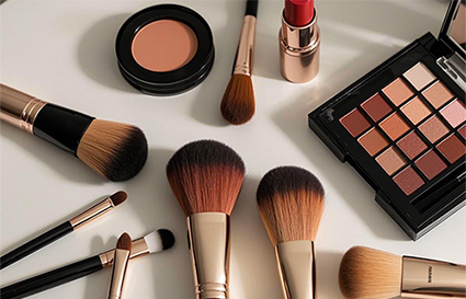 妝容失誤如何快速補救_沈陽化妝學(xué)校