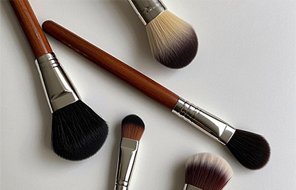 化妝刷的選購方法_沈陽化妝學(xué)校