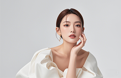 沈陽(yáng)美容學(xué)校_肌膚白里透紅的技巧