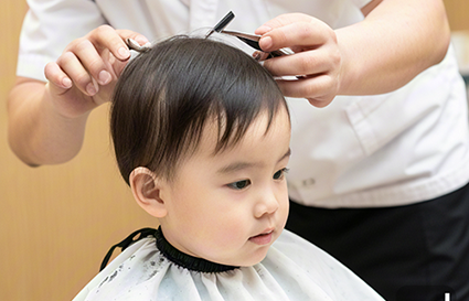 沈陽(yáng)美發(fā)學(xué)校-嬰兒理發(fā)技巧
