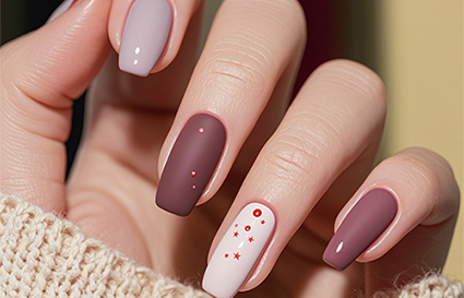 美甲后如何保養(yǎng)？沈陽美甲學(xué)校教你技巧