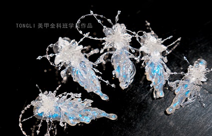 甲片全貼和半貼的區(qū)別 沈陽美甲學(xué)校