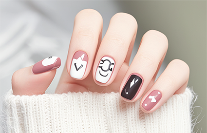 涂指甲油時如何應(yīng)對氣泡？