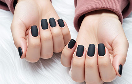 沈陽(yáng)美甲學(xué)校_黑色美甲的搭配
