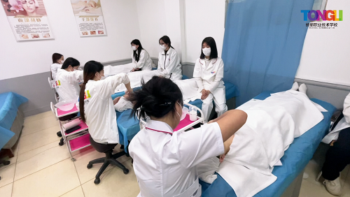 沈陽美容學(xué)校