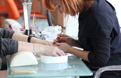 首次做美甲要避開什么？沈陽美甲學(xué)校