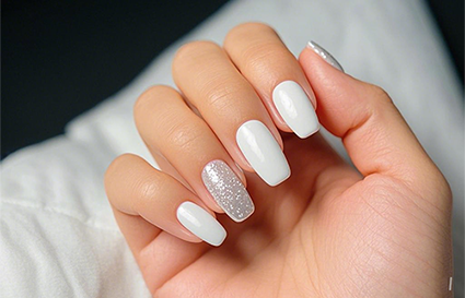 白色磨砂美甲臟了怎么洗有用_沈陽美甲學(xué)校