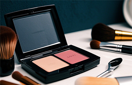 沈陽化妝學(xué)校：化妝的注意事項(xiàng)
