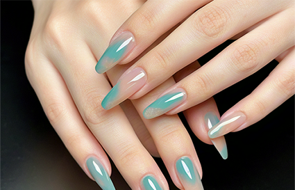 沈陽美甲學校：做美甲時要注意什么？