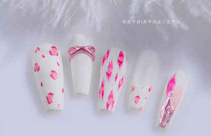 如何在沈陽美甲學校學好美甲
