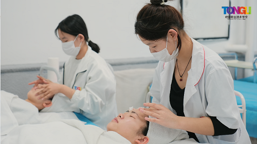 沈陽美容學(xué)校