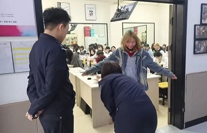 沈陽統(tǒng)麗學(xué)校警校聯(lián)動(dòng)筑防線，平安校園共守護(hù)