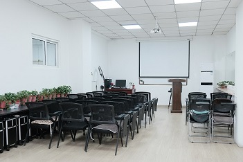 統(tǒng)麗學(xué)?；瘖y班