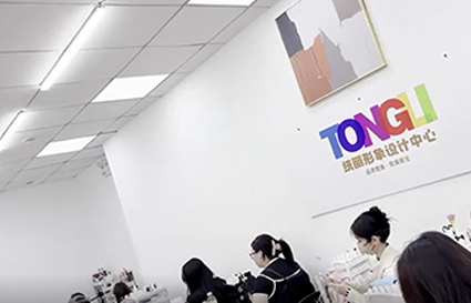 誰說美甲難？統(tǒng)麗美甲學校老師教得超耐心