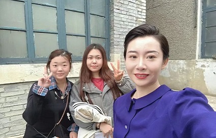 《掏空家產(chǎn)?資本家小姐去部隊尋夫》劇組實習：統(tǒng)麗化妝學員的成長新征程