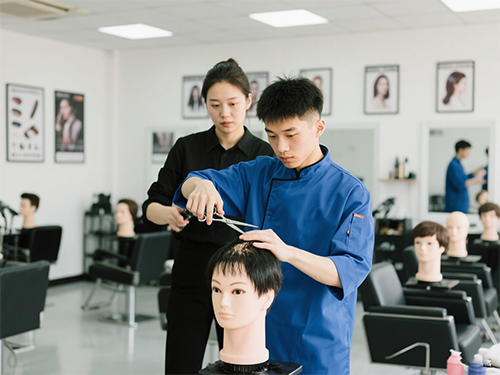 沈陽美發(fā)學(xué)校